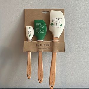 Rae Dunn - LUCKY US - 3 sets of spatulas